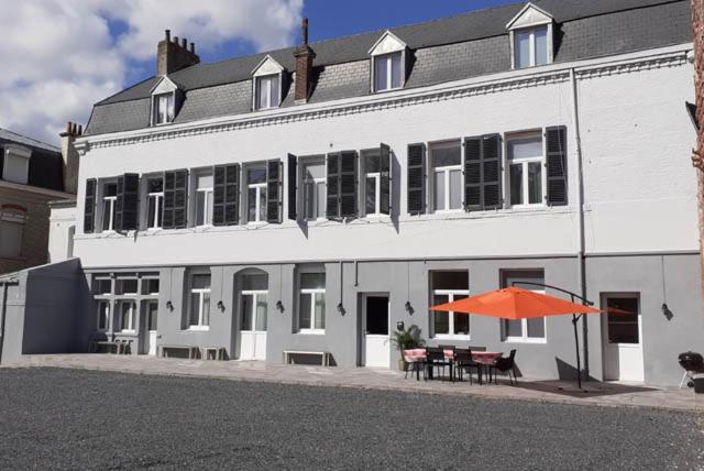 Les Appartements Fenelon Le Cateau-Cambresis Exteriör bild