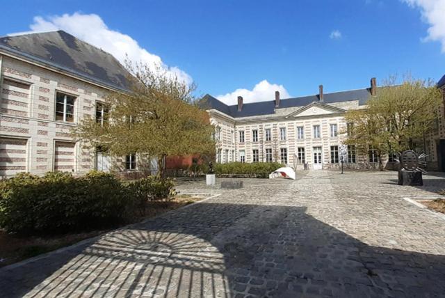 Les Appartements Fenelon Le Cateau-Cambresis Exteriör bild