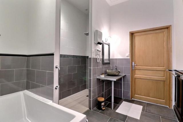 Les Appartements Fenelon Le Cateau-Cambresis Exteriör bild