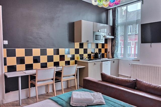 Les Appartements Fenelon Le Cateau-Cambresis Exteriör bild
