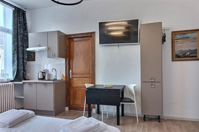 Les Appartements Fenelon Le Cateau-Cambresis Exteriör bild